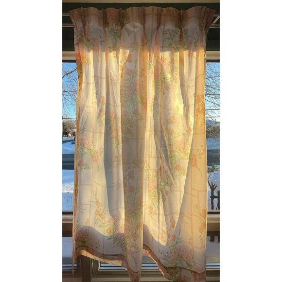Vintage 80s pleated curtain, pastel pink green floral bouquet, single panel - Picture 2 of 10